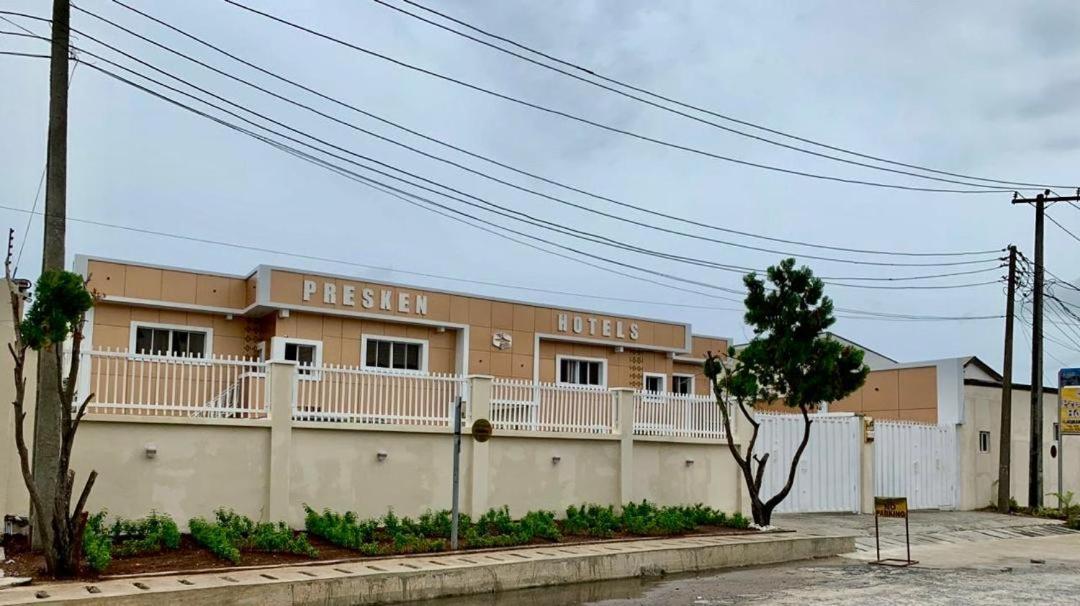 Presken Kuramo Waters Hotel Lagos Exterior foto